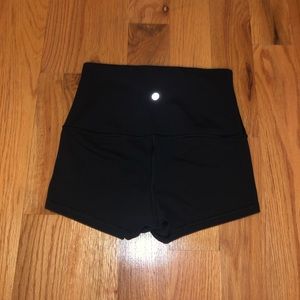 Lululemon • black luon boogie shorts sz4 2.5”